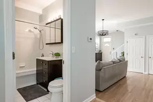[Address not provided], Oak Park, IL 60302 - Photo 13