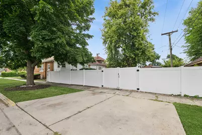 2100 S 10th Avenue, Maywood, IL 60153 - Photo 23