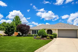 12817 S Surrey Ct, Palos Park, IL 60464 - Photo 1