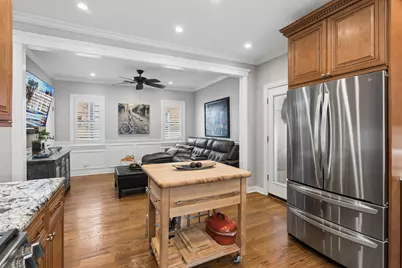 5305 W Addison Street, Chicago, IL 60641 - Photo 11