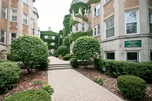 871 W Cornelia Ave, Chicago, IL 60657 - Photo 1