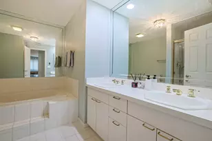 170 Manchester Dr, Buffalo Grove, IL 60089 - Photo 17