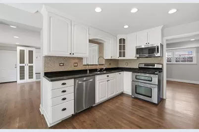 [Address not provided], Morton Grove, IL 60053 - Photo 7