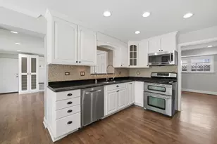 [Address not provided], Morton Grove, IL 60053 - Photo 7