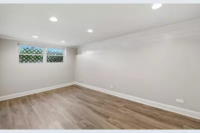 [Address not provided], Morton Grove, IL 60053 - Photo 29
