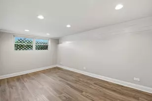 [Address not provided], Morton Grove, IL 60053 - Photo 29