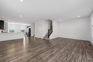 511 Cimmaron Cir, Crystal Lake, IL 60012 - Photo 5