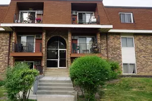 1195 Meadow Ln, Hoffman Estates, IL 60169 - Photo 1