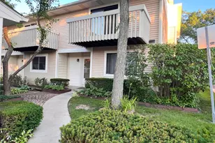 119 Saratoga Ct, Vernon Hills, IL 60061 - Photo 1