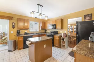 1080 Victoria Dr, Fox River Grove, IL 60021 - Photo 3