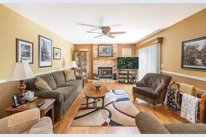 1080 Victoria Drive, Fox River Grove, IL 60021 - Photo 7