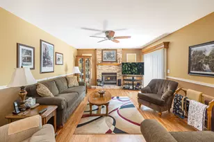 1080 Victoria Dr, Fox River Grove, IL 60021 - Photo 7