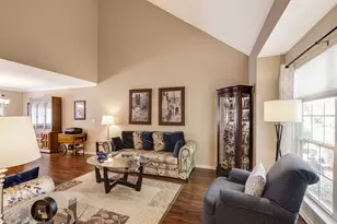 1080 Victoria Dr, Fox River Grove, IL 60021 - Photo 5