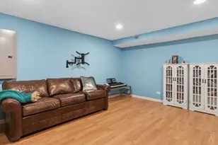 1835 Tanglewood Dr, Glenview, IL 60025 - Photo 19