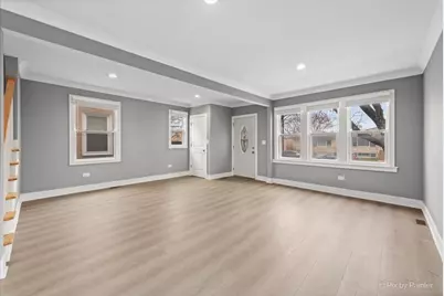5252 N Mulligan Avenue, Chicago, IL 60630 - Photo 17