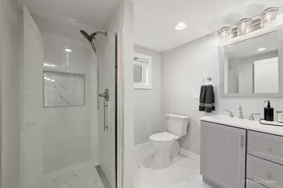 5252 N Mulligan Avenue, Chicago, IL 60630 - Photo 9