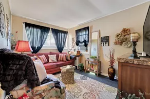 319 N Lord Ave, Carpentersville, IL 60110 - Photo 27