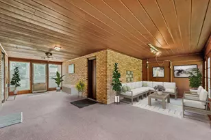 319 N Lord Ave, Carpentersville, IL 60110 - Photo 5
