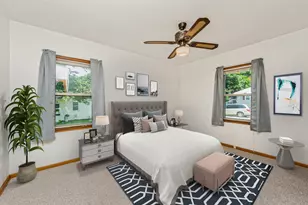 319 N Lord Ave, Carpentersville, IL 60110 - Photo 15