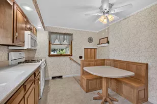 212 Sherman St, Streator, IL 61364 - Photo 9