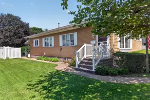 212 Sherman St, Streator, IL 61364 - Photo 1