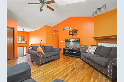212 Rochester Road, Poplar Grove, IL 61065 - Photo 9