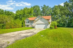 212 Rochester Rd, Poplar Grove, IL 61065 - Photo 5