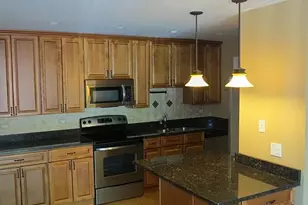 10508 S Highland Ave, Worth, IL 60482 - Photo 7