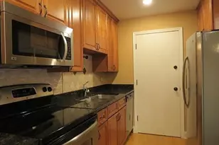 10508 S Highland Ave, Worth, IL 60482 - Photo 9