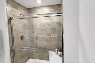 765 Kentshire Cir, Elgin, IL 60124 - Photo 17