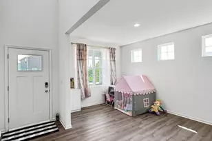 765 Kentshire Cir, Elgin, IL 60124 - Photo 3