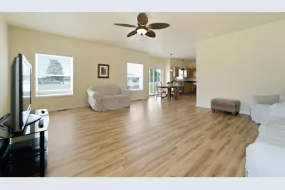 526 Gipp Drive, Manteno, IL 60950 - Photo 5