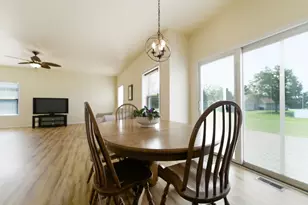 526 Gipp Dr, Manteno, IL 60950 - Photo 7