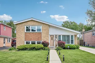 10209 Washington Ave, Oak Lawn, IL 60453 - Photo 1