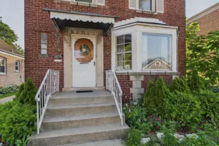 10718 S Trumbull Ave, Chicago, IL 60655 - Photo 3