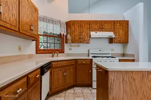 1911 Chestnut Hill Rd, Plainfield, IL 60586 - Photo 15
