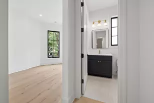 [Address not provided], Chicago, IL 60657 - Photo 17