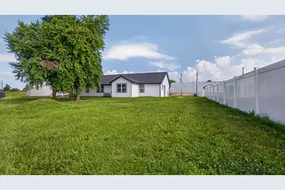 902 W South Street, Lexington, IL 61753 - Photo 37