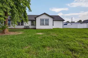 902 W South St, Lexington, IL 61753 - Photo 39