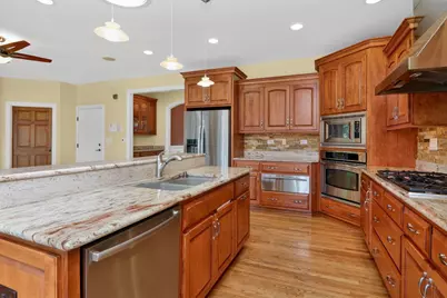715 Marston Avenue, Glen Ellyn, IL 60137 - Photo 13
