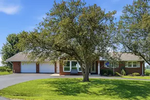 515 E Oregon St, Polo, IL 61064 - Photo 1
