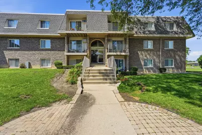 870 Winesap Court #301, Prospect Heights, IL 60070 - Photo 1