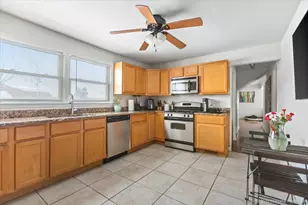 5649 W 87th Pl, Oak Lawn, IL 60453 - Photo 7
