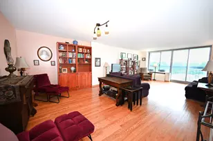 5201 S Cornell Ave, Chicago, IL 60615 - Photo 3