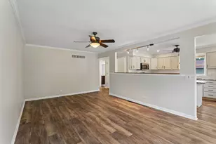 327 Oakwood Dr, Antioch, IL 60002 - Photo 9