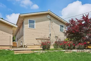 327 Oakwood Dr, Antioch, IL 60002 - Photo 5