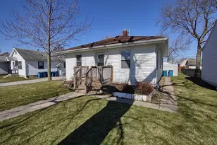 912 Douglas St, Morris, IL 60450 - Photo 1