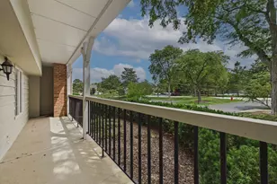 1528 Shire Cir, Inverness, IL 60067 - Photo 5
