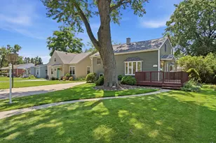 126 S Lodge Ln, Lombard, IL 60148 - Photo 1