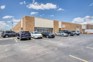 7560 W 100th Pl, Bridgeview, IL 60455 - Photo 1